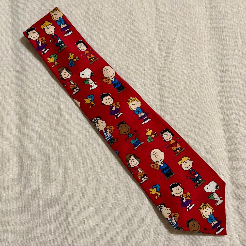 PEANUTS Characters Red 100% Silk Valentine's "Be Mine" Men's Novelty Tie
